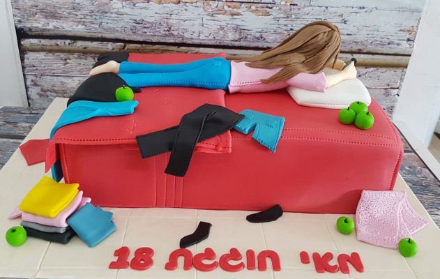 עוגות בצק סוכר - עוגות נוער