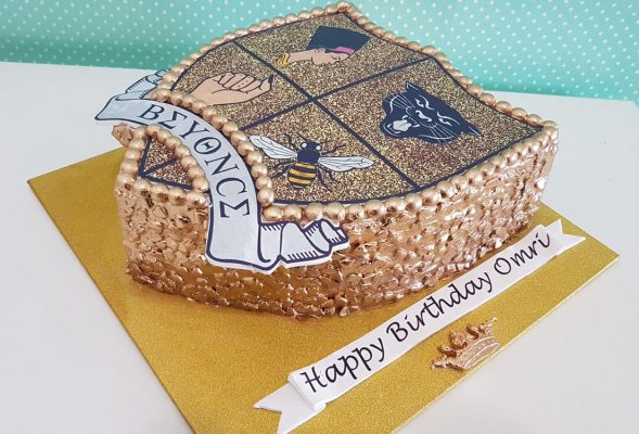 עוגות בצק סוכר למבוגרים