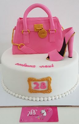 עוגות בצק סוכר למבוגרים