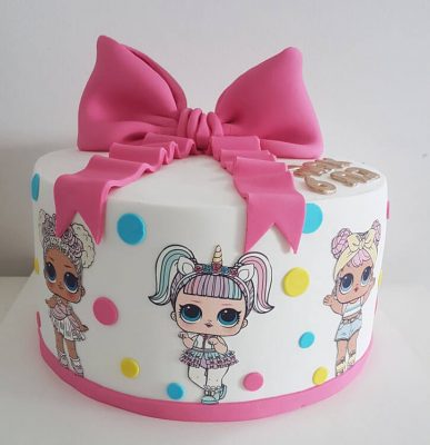 עוגות בצק סוכר בנות