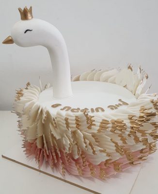 עוגות בצק סוכר בנות