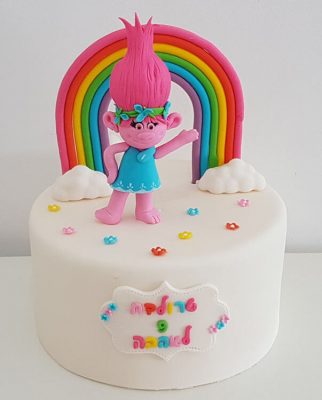 עוגות בצק סוכר בנות