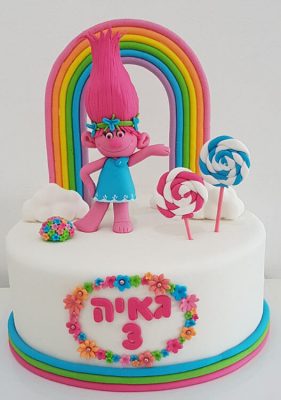 עוגות בצק סוכר בנות