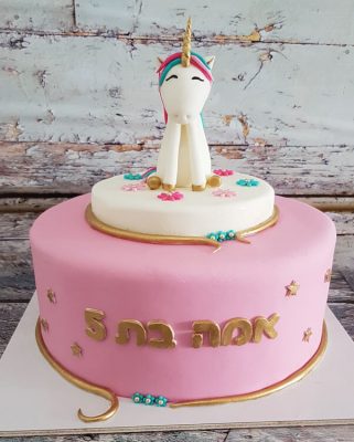 עוגות בצק סוכר בנות