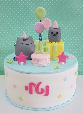 עוגות בצק סוכר בנות