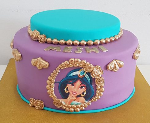 עוגות בצק סוכר בנות