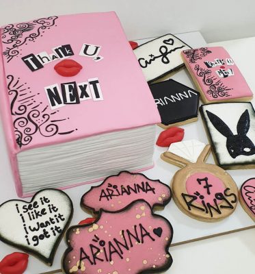 עוגות בצק סוכר בנות