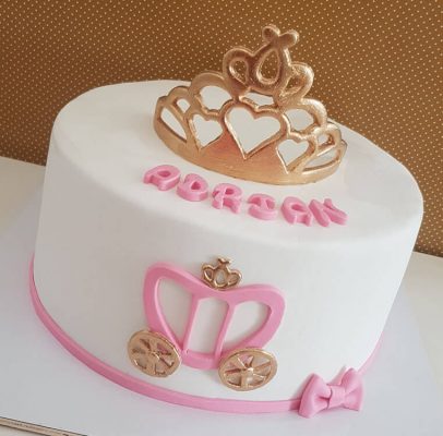 עוגות בצק סוכר בנות