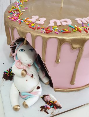 עוגות בצק סוכר בנות