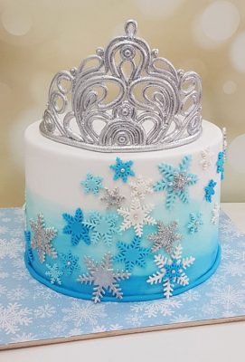 עוגות בצק סוכר בנות