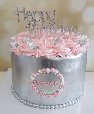 עוגות בצק סוכר בנות