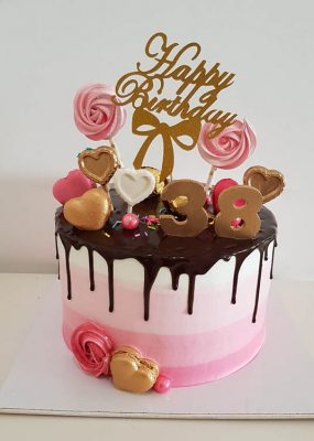 עוגות קצפת דריפ קייק